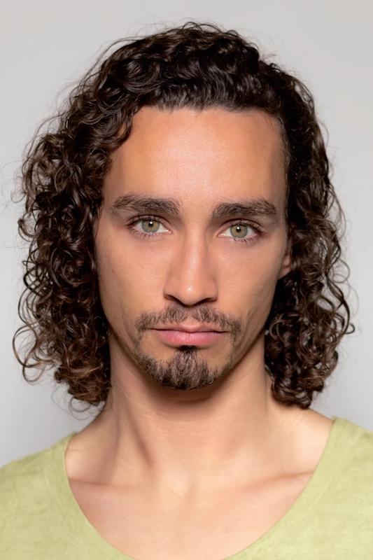 Robert sheehan