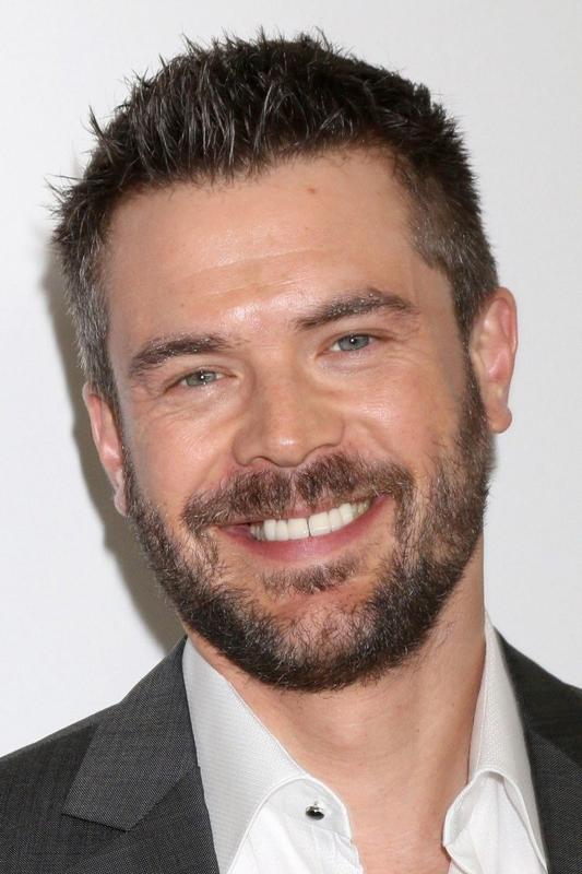 Charlie weber