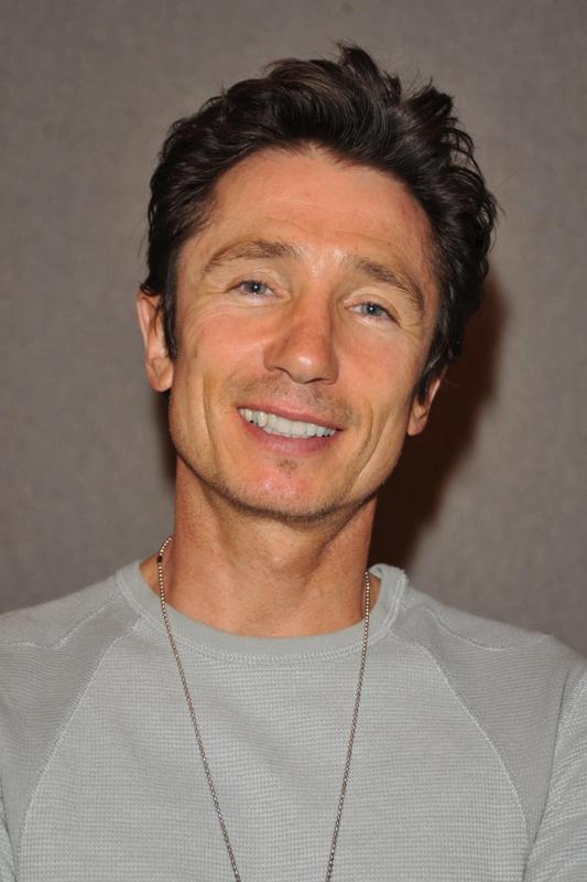 Dominic keating