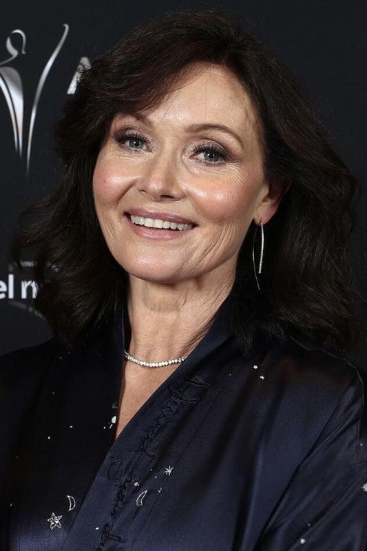 Essie davis