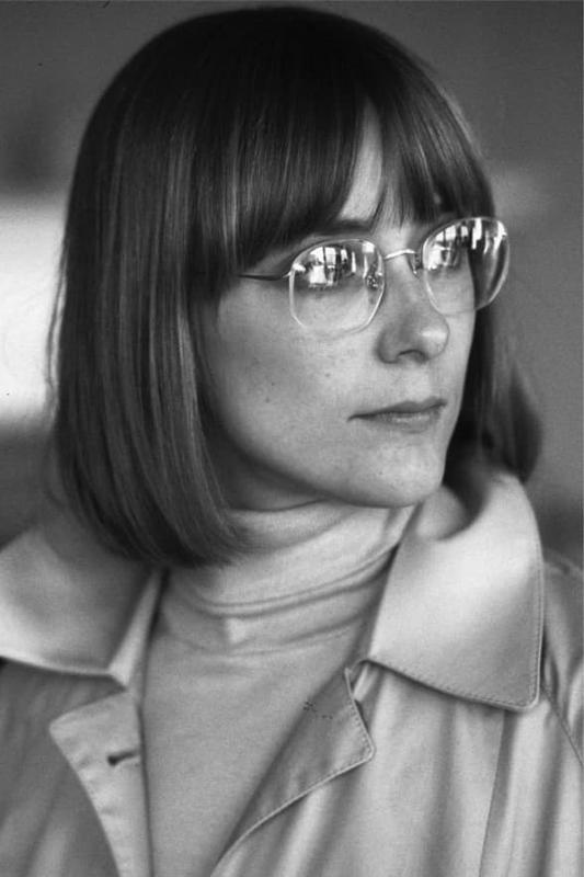 Mary beth hurt