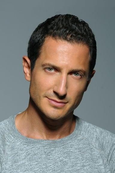 Sasha roiz