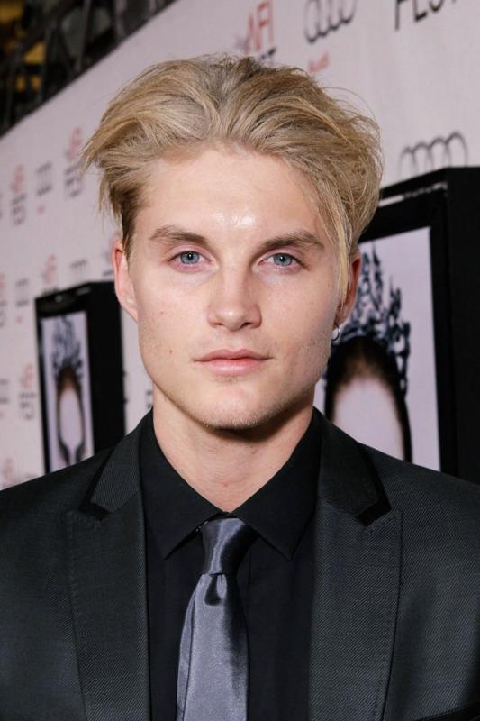 Toby hemingway